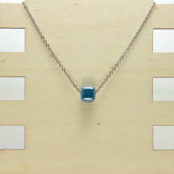 Collier simple cube...