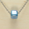 Collier simple cube céramique bleu